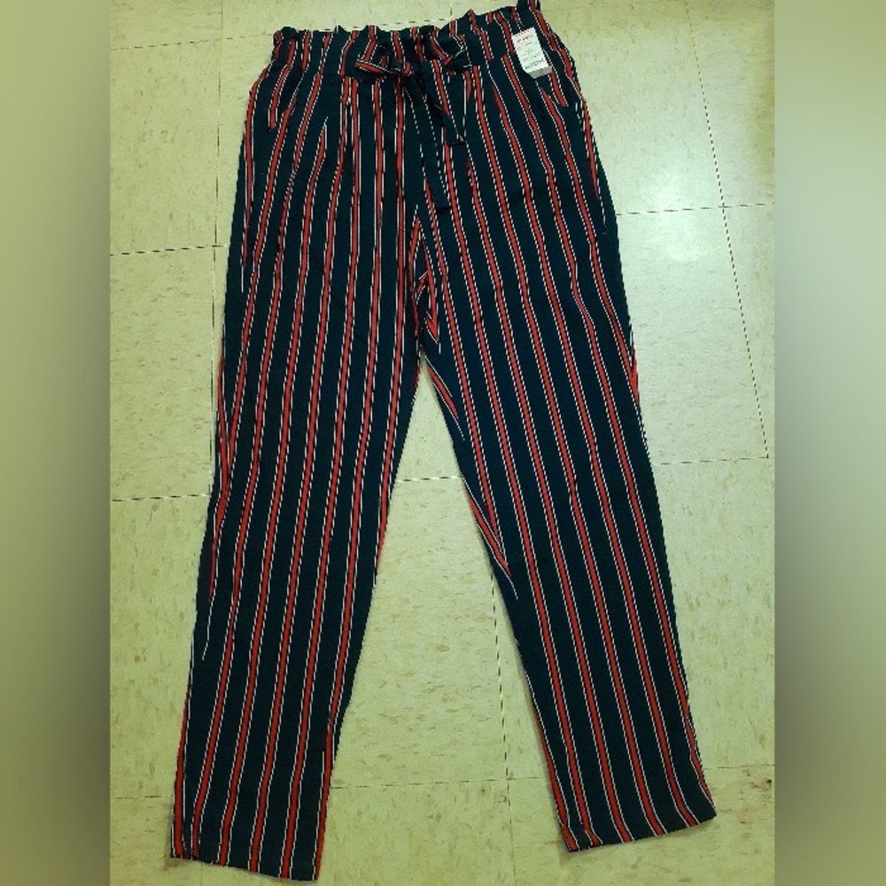 Brand New Flowy multicolored pants